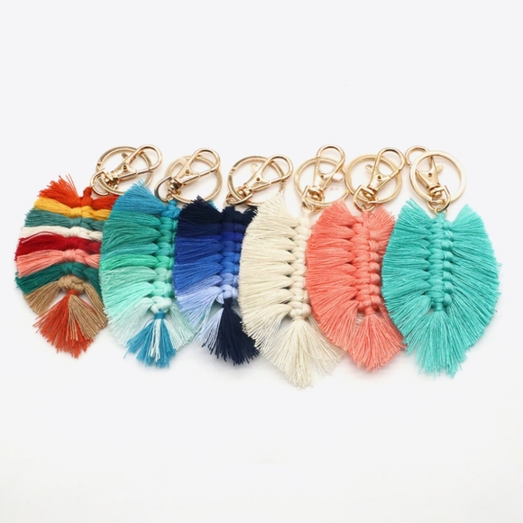 Assorted 4-Pack Leaf Shape Fringe Keychain - Picture 5 of 11